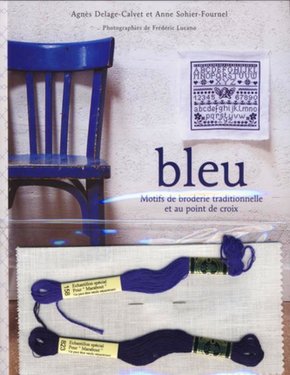 Bleu Motifs de broderie traditionnelle et au point de croix